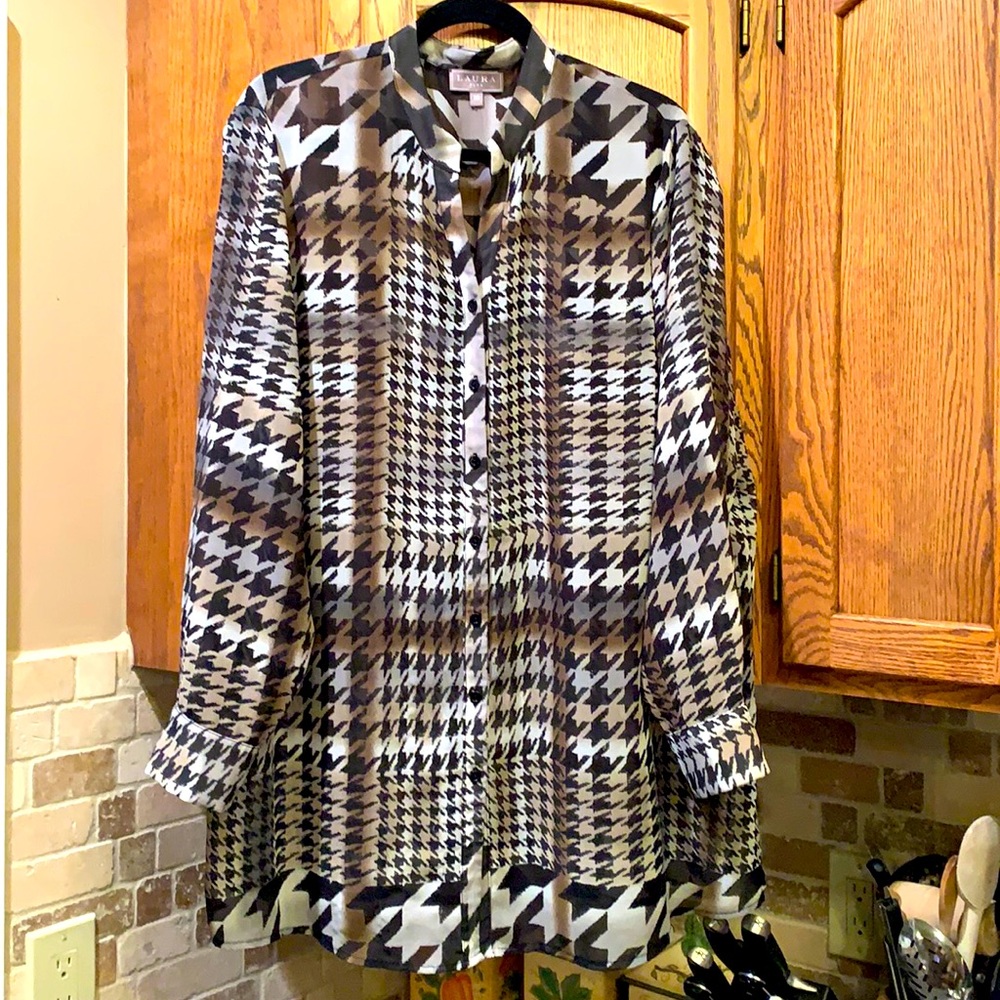 Unique houndstooth pattern blouse